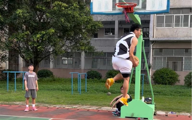 还促使不同